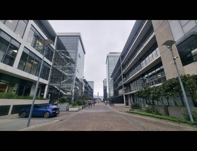 3,554M² OFFICE TO LET IN WOODSTOCK